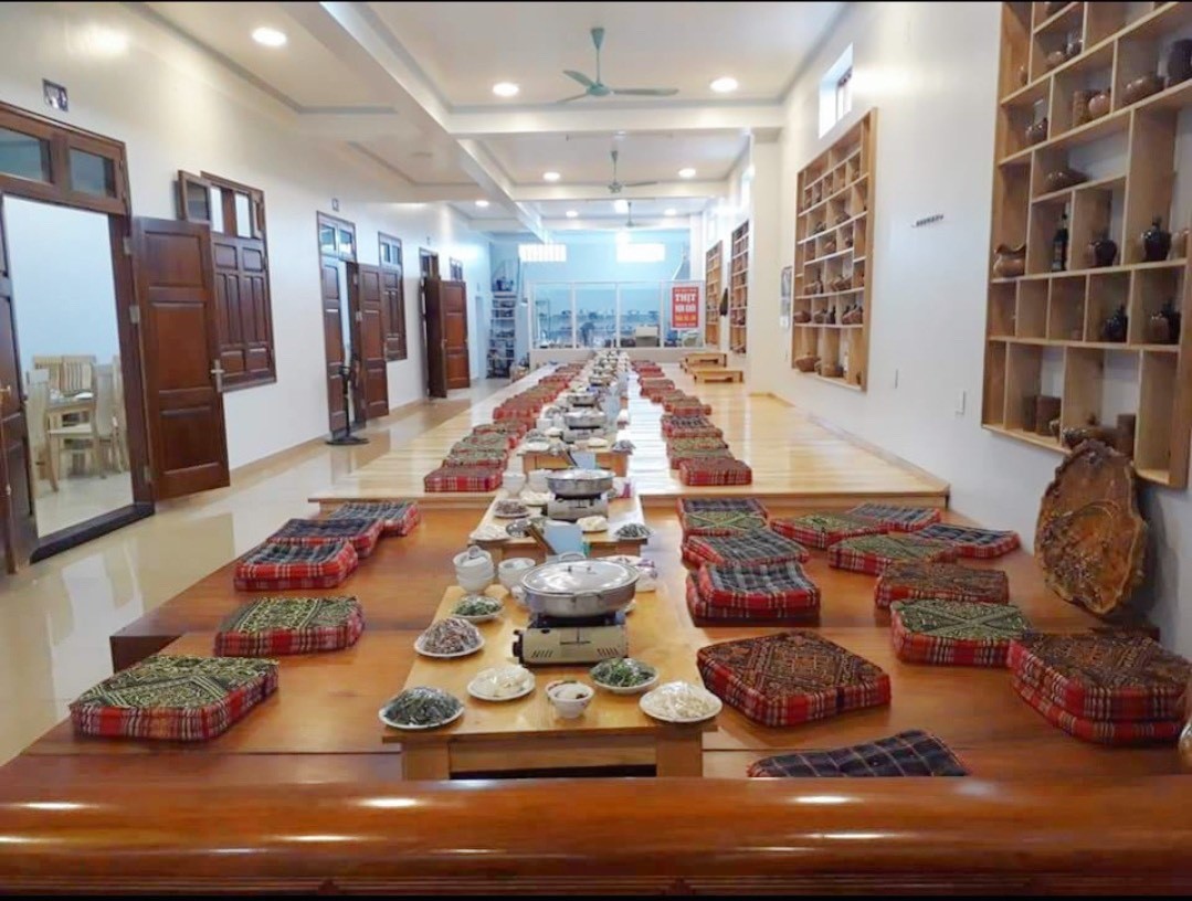 Nhà nghỉ - Nhà hàng Tây Bắc
